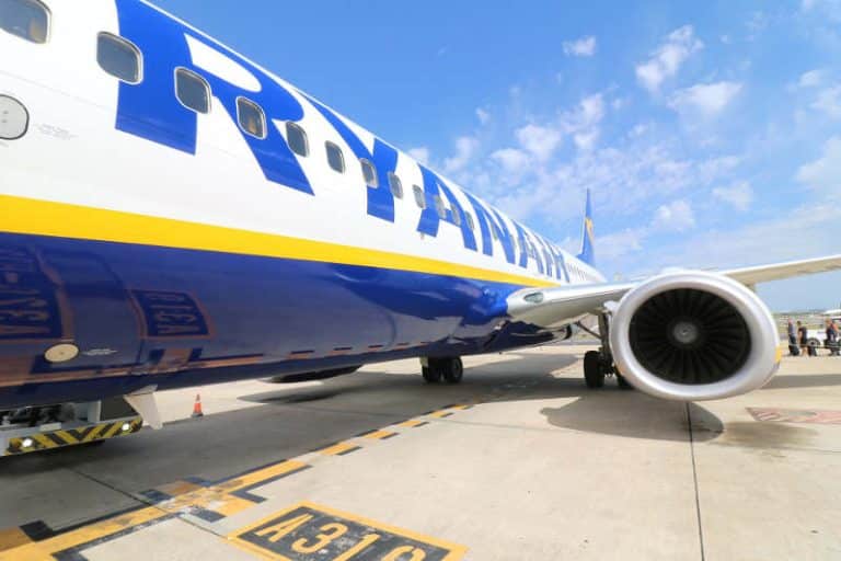 El Ministerio de Fomento impone mínimos a Ryanair