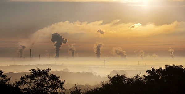 Irán también tiene que imponer medidas restrictivas por alarma de contaminación