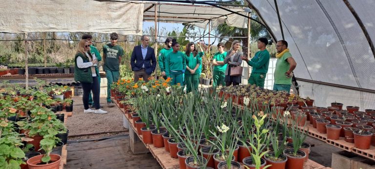 El compromiso de Simetría Grupo con la educación, promoviendo oportunidades para los jóvenes